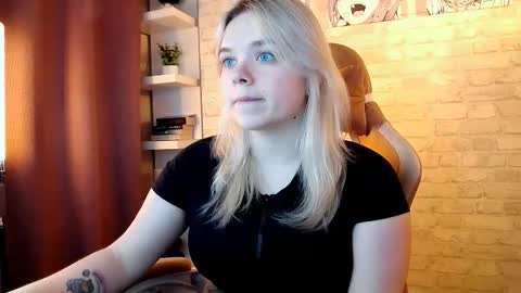 Snapshot of fancybella chatting on November 24, 2:50 pm Bella online show from November 24, 2:50 pm