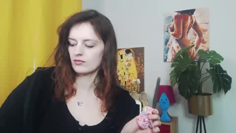 Nadine online show from March 10, 9:21 am