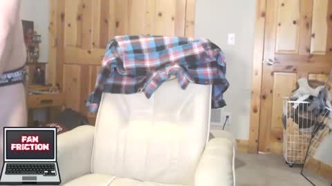 Fan Friction online show from February 27, 5:24 am