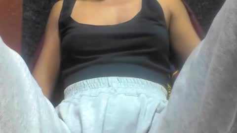 farantsaaly1 online show from September 19, 5:09 am