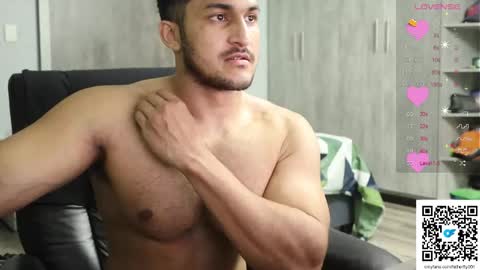 fatherfly001 online show from October 9, 4:49 pm