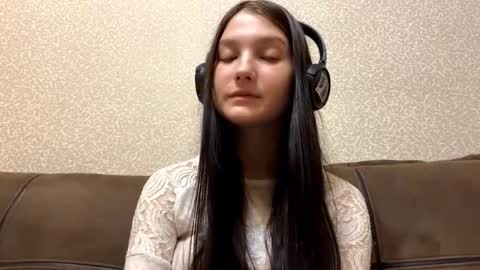 Aurora 18yo online show from October 29, 10:17 am