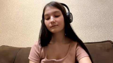 Aurora 18yo online show from November 10, 8:24 am