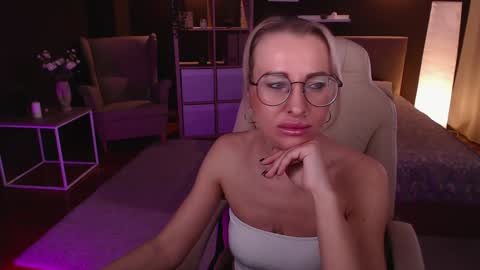 Fay online show from December 2, 12:29 pm