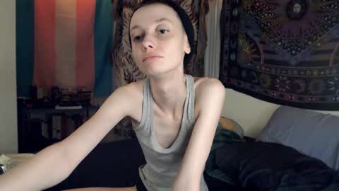 Mossfairy online show from November 19, 3:17 am