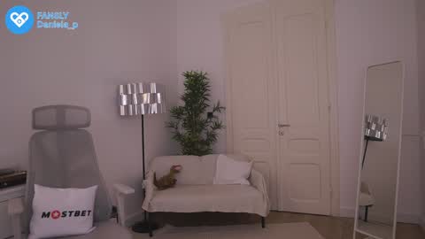 Daniela online show from December 13, 5:43 pm