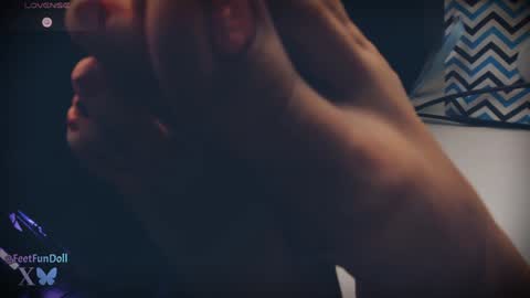 Lisa Dove aka FeetFunDoll online show from December 17, 11:49 pm