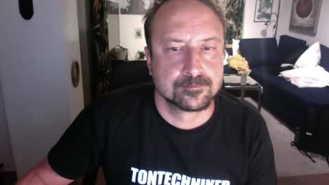 feetkissboy online show from September 27, 12:26 am