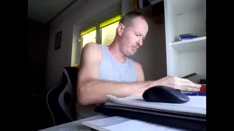 Max online show from December 1, 12:43 pm