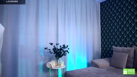 Snapshot of felissiany chatting on September 25, 4:38 am Hello im Nova online show from September 25, 4:38 am