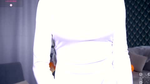 Snapshot of felissiany chatting on October 30, 4:36 am Hello im Nova online show from October 30, 4:36 am