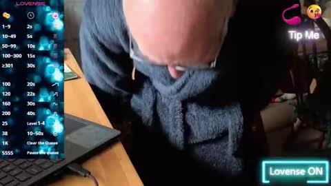 Adam online show from October 15, 8:03 am