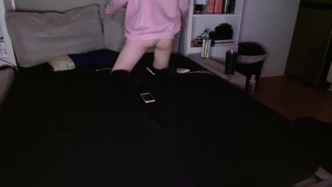 Snapshot of femboyflowers chatting on September 15, 4:01 am femboyflowers online show from September 15, 4:01 am