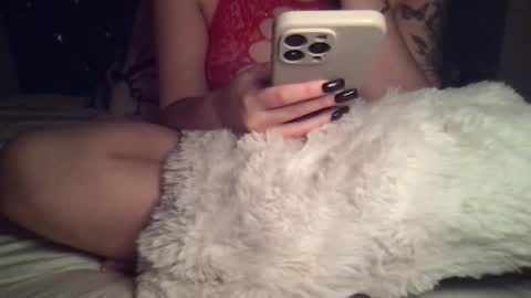 Snapshot of femmefatalebabe chatting on November 13, 3:49 am online show from November 13, 3:49 am