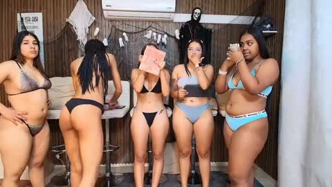 Snapshot of fetishcouples chatting on October 24, 11:50 am alice and samm online show from October 24, 11:50 am