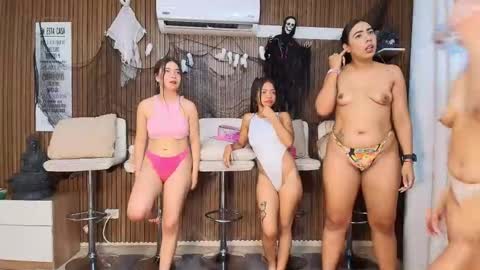 Snapshot of fetishcouples chatting on October 25, 12:07 am alice and samm online show from October 25, 12:07 am