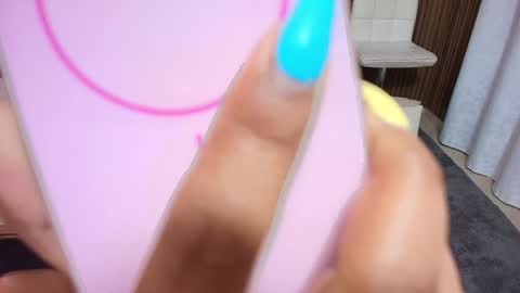 Snapshot of fetishcouples chatting on November 21, 11:47 pm alice and samm online show from November 21, 11:47 pm