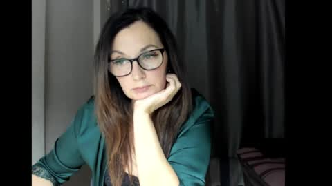 Snapshot of fey_bb chatting on December 14, 11:18 am Milana online show from December 14, 11:18 am