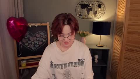 fiamoory online show from February 19, 4:34 am