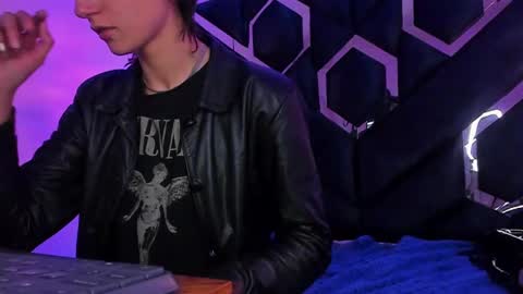   online show from January 14, 3:15 pm