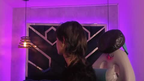   online show from January 30, 6:10 pm