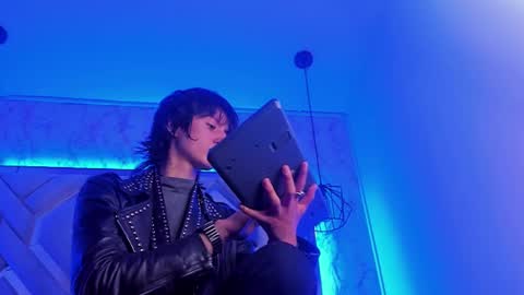   online show from February 13, 3:14 pm