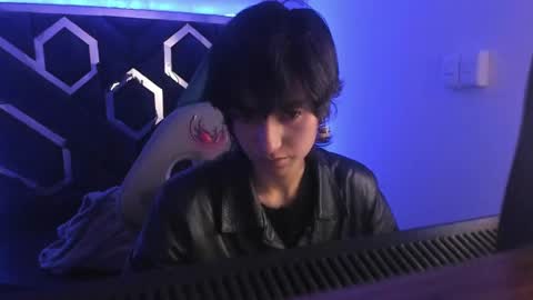   online show from February 17, 11:44 am