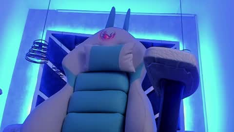   online show from February 17, 5:53 pm