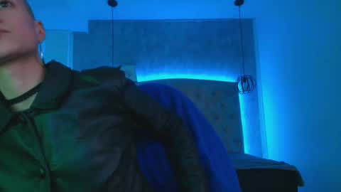   online show from October 4, 11:52 am