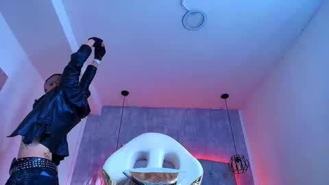   online show from October 24, 11:50 am