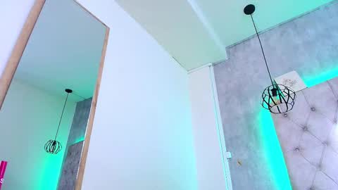   online show from November 11, 12:05 pm