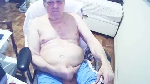 Snapshot of filhober chatting on March 8, 12:11 am filhober online show from March 8, 12:11 am