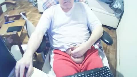 Snapshot of filhober chatting on September 17, 2:13 am filhober online show from September 17, 2:13 am