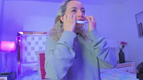 finnky1 online show from February 11, 4:11 am