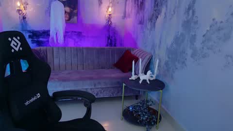 fiora online show from December 22, 11:22 am