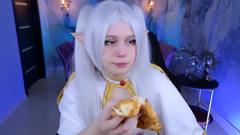 fiora online show from December 26, 3:10 pm