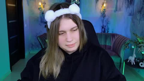 fiora online show from January 4, 11:11 am