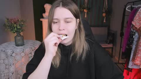 fiora online show from January 12, 5:03 am