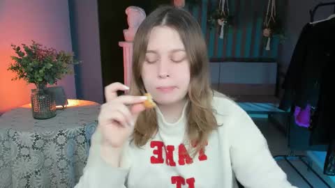 fiora online show from March 2, 5:12 am