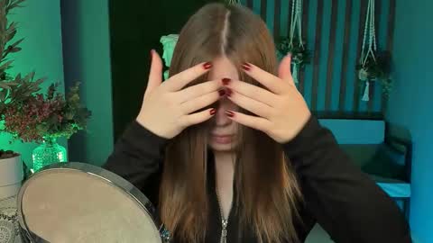 fiora online show from October 3, 5:37 am