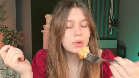 fiora online show from October 6, 6:22 am