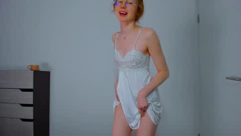 fire_luna online show from February 1, 8:39 am