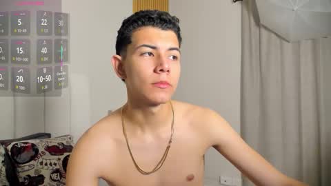 Nicolas online show from November 29, 1:25 pm