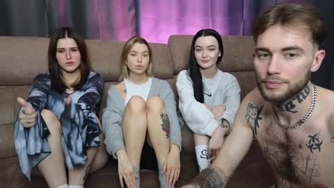 Snapshot of first_day_ chatting on December 3, 1:54 pm ALICESTEVEVECTOR pvt open online show from December 3, 1:54 pm