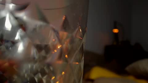 Muse online show from December 9, 6:01 am