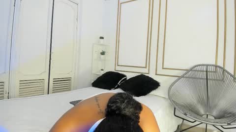 Snapshot of flavia_cruz chatting on November 3, 7:04 pm Flavia online show from November 3, 7:04 pm