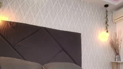 Snapshot of flavia_cruz chatting on November 9, 7:34 pm Flavia online show from November 9, 7:34 pm