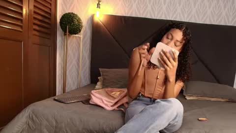 Snapshot of flavia_cruz chatting on November 11, 7:36 pm Flavia online show from November 11, 7:36 pm