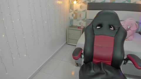   FLEUR   online show from January 29, 7:11 pm