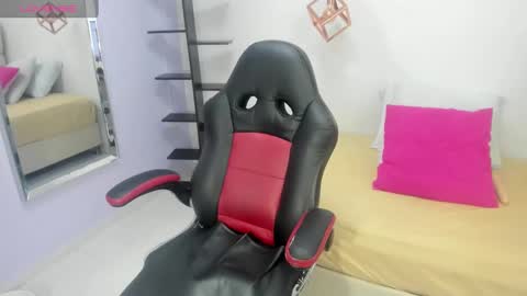   FLEUR   online show from February 15, 7:17 pm